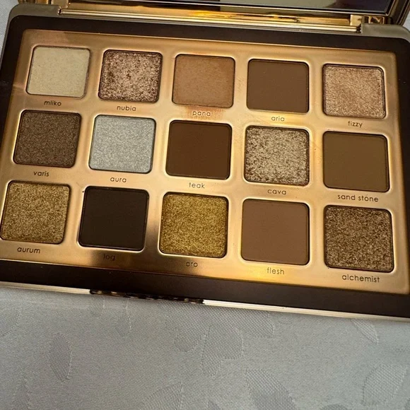 Natasha Denona Golden eyeshadow Palette - Picture 4 of 5